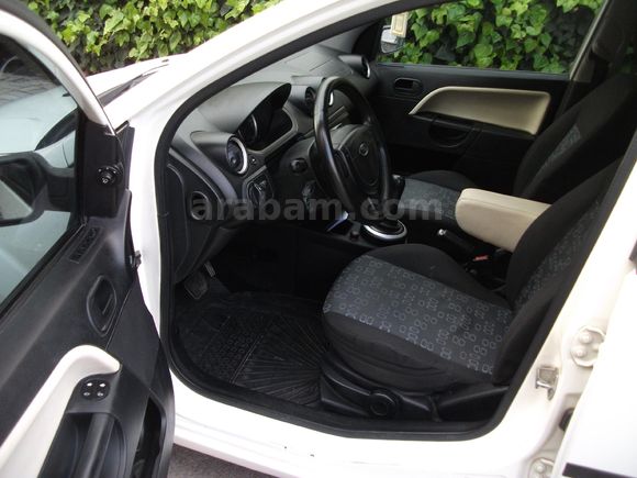 Ford Fiesta 1.4 Comfort OTOMATİK VİTES 2005 Model değişensiz orjinal İzmir