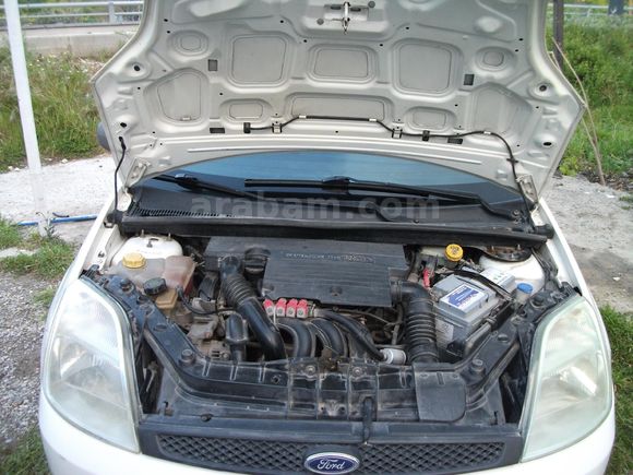 Ford Fiesta 1.4 Comfort OTOMATİK VİTES 2005 Model değişensiz orjinal İzmir