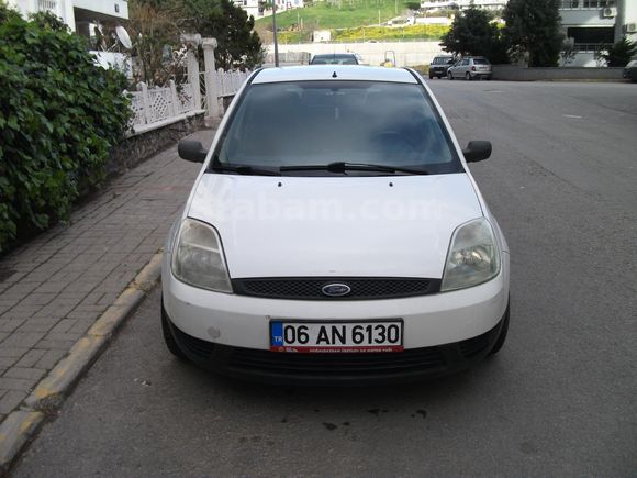 Ford Fiesta 1.4 Comfort OTOMATİK VİTES 2005 Model değişensiz orjinal İzmir