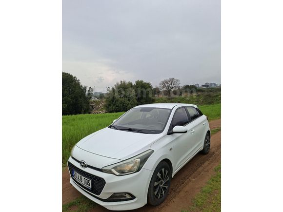 Sahibinden Hyundai i20 1.4 CRDi Jump 2014 Model  168.000 km Beyaz