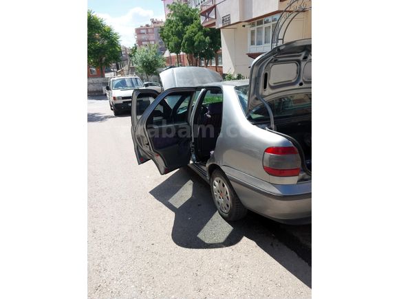 Sahibinden Fiat Siena 1.4 EL 2000 Model  283.000 km Gri