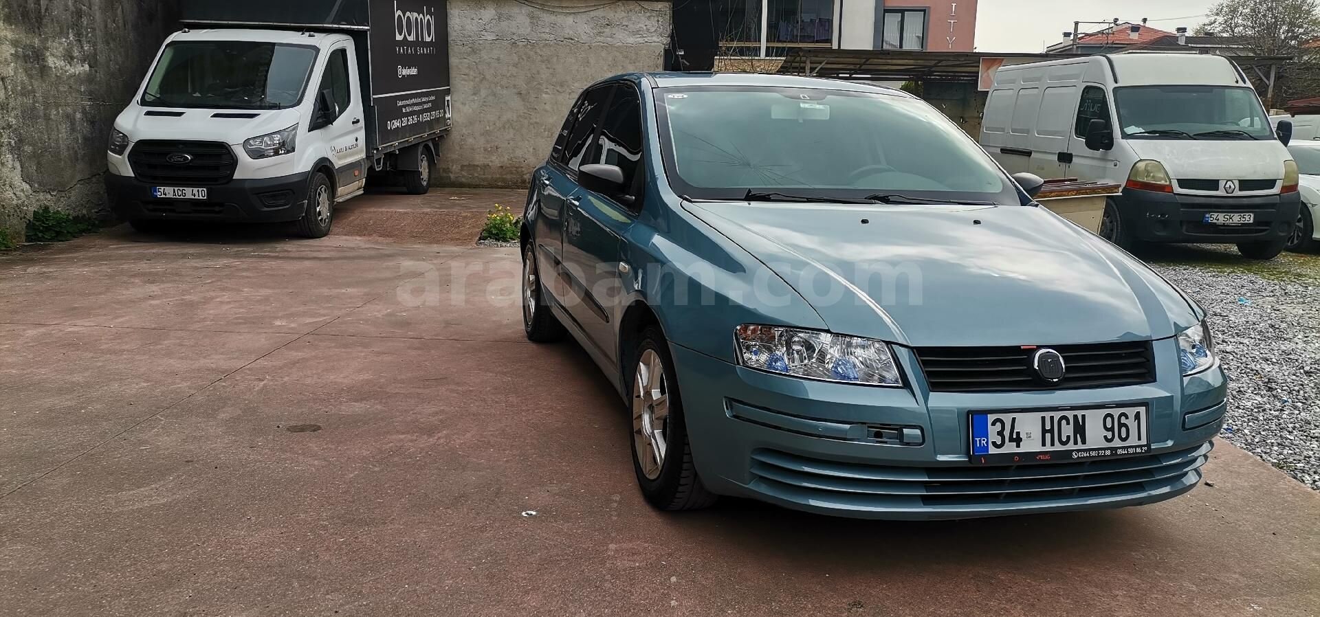 Galeriden Fiat Stilo 1.6 Dynamic 2005 Model Sakarya 265.000 km Mavi (metalik) 2