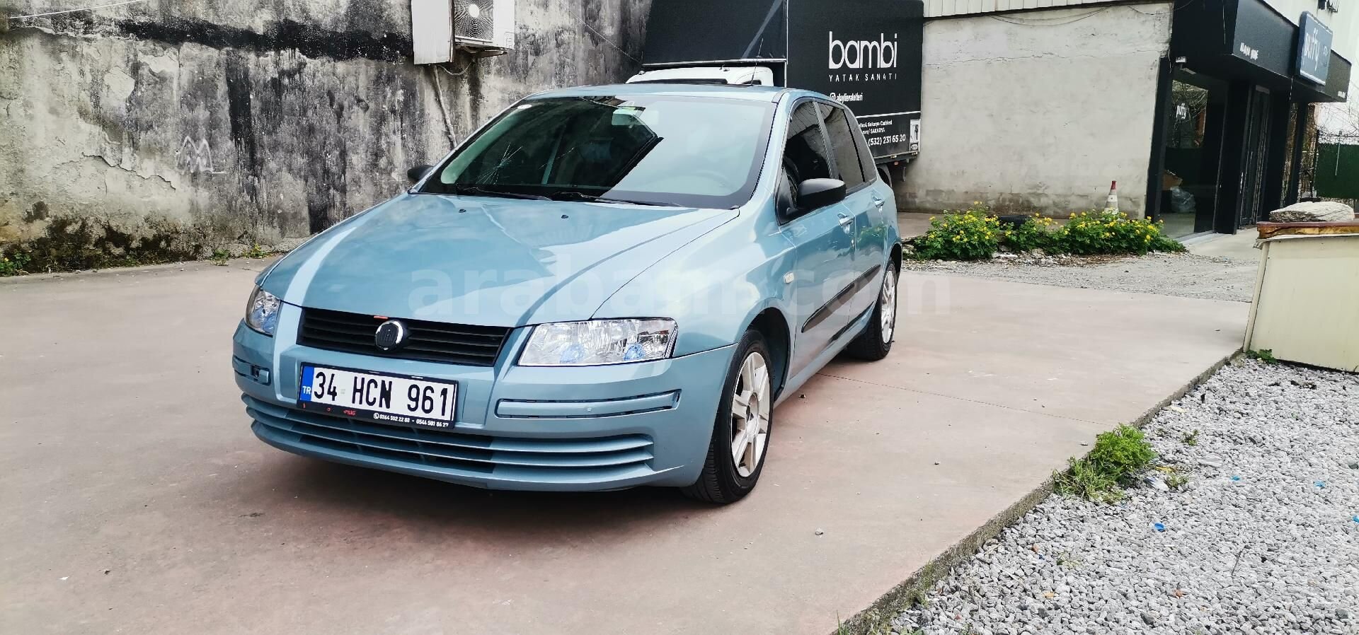 Galeriden Fiat Stilo 1.6 Dynamic 2005 Model Sakarya 265.000 km Mavi (metalik) 1