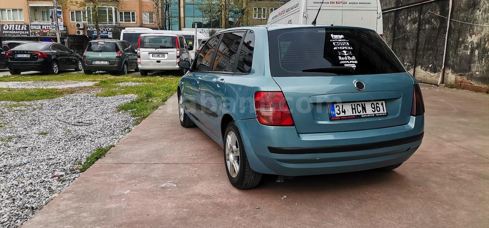 Galeriden Fiat Stilo 1.6 Dynamic 2005 Model Sakarya 265.000 km Mavi (metalik) 5