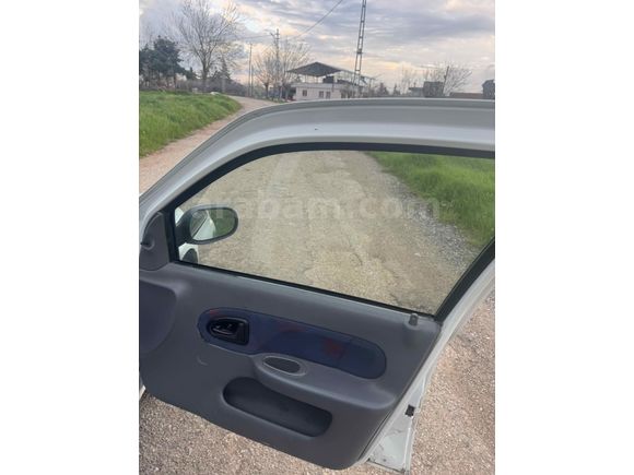 Galeriden Renault Clio 1.4 2000 Model Adıyaman