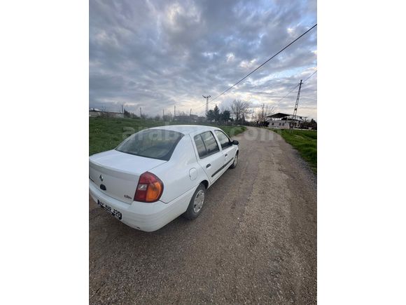 Galeriden Renault Clio 1.4 2000 Model Adıyaman