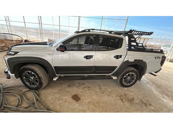 Sahibinden Mitsubishi L 200 4x4 Blizzard  Değerinde araçlarla takas olur 2021 Model 