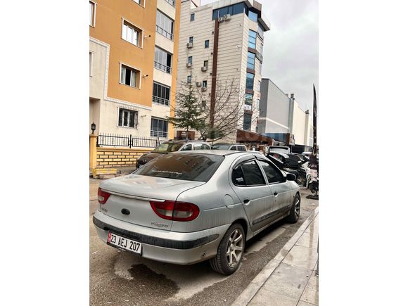 Sahibinden Renault Megane 1.6 RXT 2000 Model 