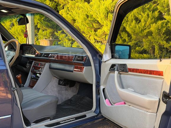 Sahibinden Mercedes - Benz 200 E 1990 Model