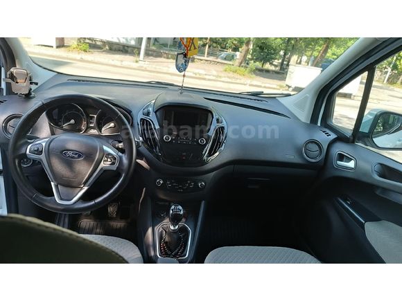 Sahibinden Ford Tourneo Courier 1.0 EcoBoost Titanium 2023 Model