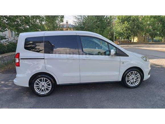 Sahibinden Ford Tourneo Courier 1.0 EcoBoost Titanium 2023 Model
