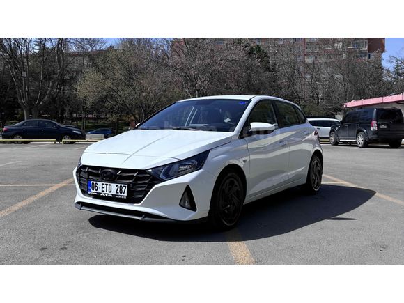 Sahibinden Hyundai i20 1.4 MPI Jump 2023 Model 