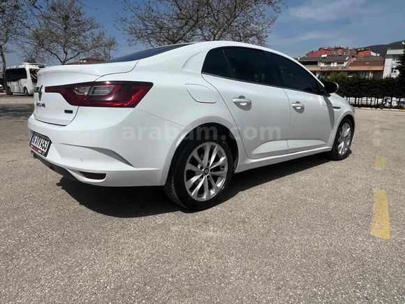 BURAK ŞAHİN OTOMOTİV'DEN SATILIK 2018 MODEL MEGANE 4 ICON