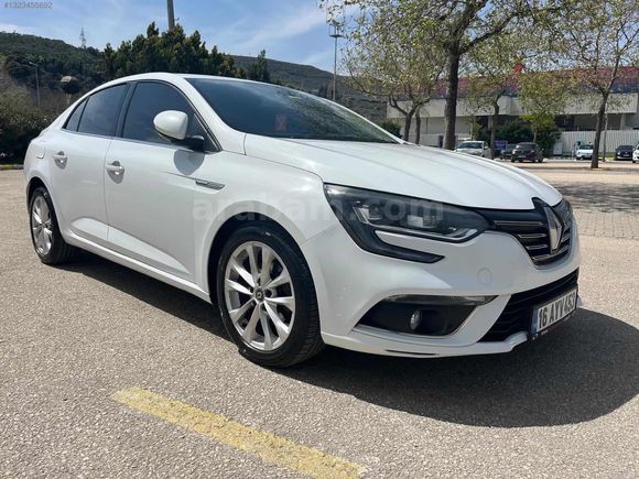 BURAK ŞAHİN OTOMOTİV'DEN SATILIK 2018 MODEL MEGANE 4 ICON