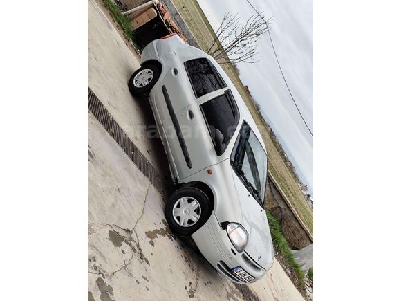 Sahibinden Renault Clio 1.4 RNA 2000 Model