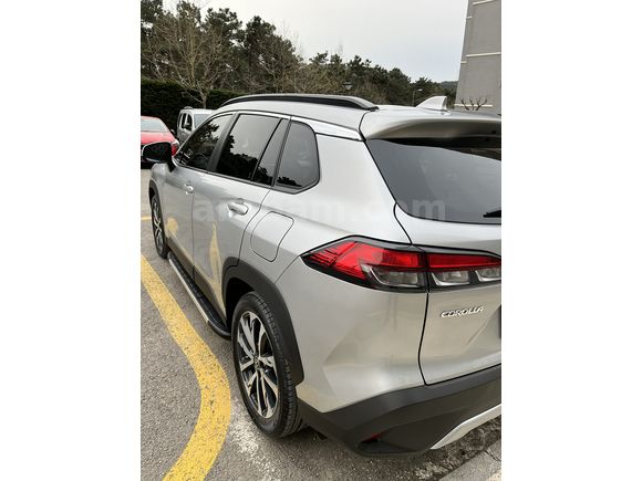 Sahibinden Toyota Corolla Cross 1.8 Hybrid Passion 2023 Model Cam Tavanlı