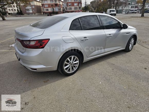 RENAULT MEGANE 1.5 BLEDC TOUCH OTOMATİK