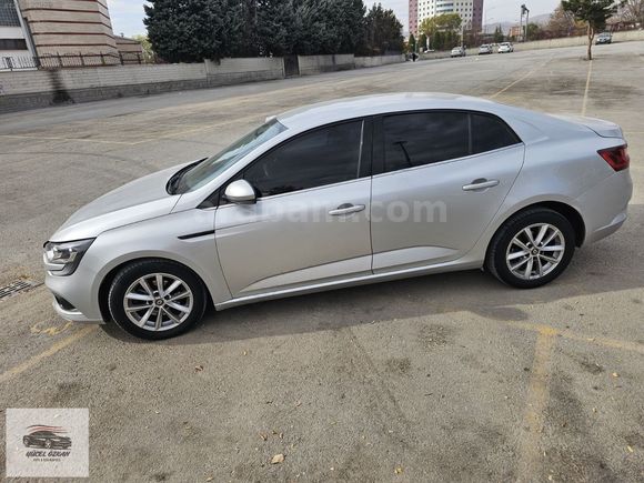 RENAULT MEGANE 1.5 BLEDC TOUCH OTOMATİK