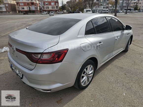 RENAULT MEGANE 1.5 BLEDC TOUCH OTOMATİK