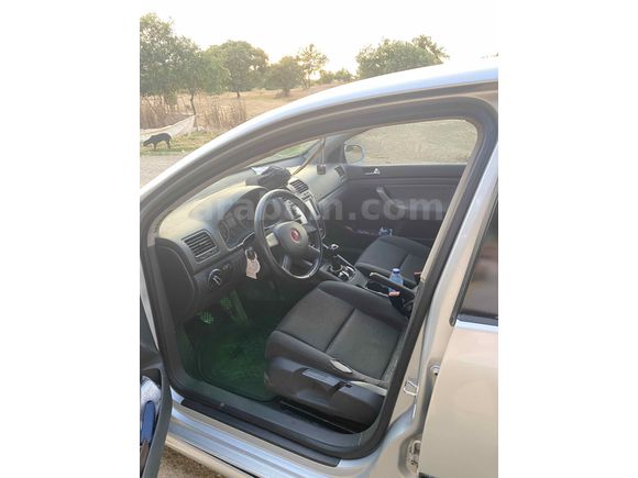 Sahibinden Volkswagen Golf 1.6 düz motor