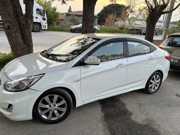 Sahibinden Hyundai Accent Blue 1.6 CRDI Mode Plus 2016 Model  169.000 km Beyaz
