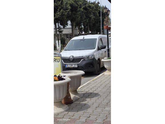 Sahibinden Renault Kangoo Multix 1.3 TCe Iconic 2025 Model  16.000 km Beyaz