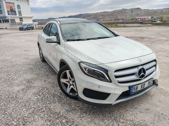 ilk Sahibinden Mercedes - Benz GLA 200 AMG 2015 Model  224.000 km Beyaz