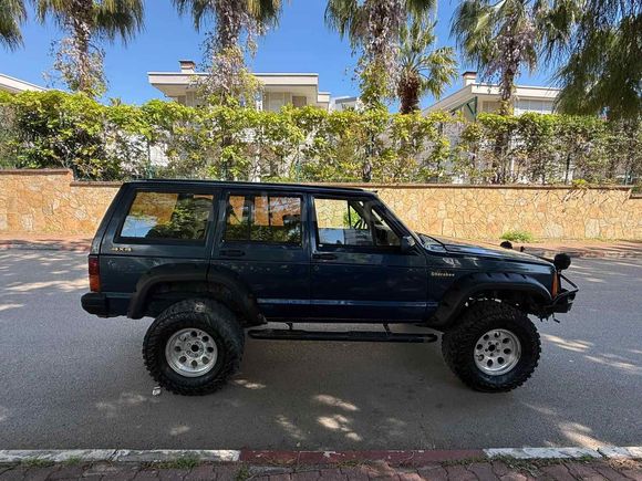 Sahibinden Jeep Cherokee 4.0 1990 Model 