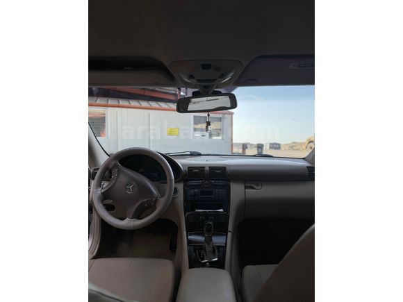 Mercedes BENZ C 200 KOMPRESSOR OTOMATİK 2 PARÇA BOYALI 