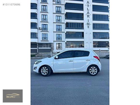 BÖRÜ AUTO dan km düşük hyundai i20