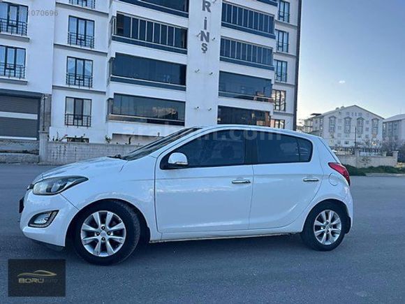 BÖRÜ AUTO dan km düşük hyundai i20