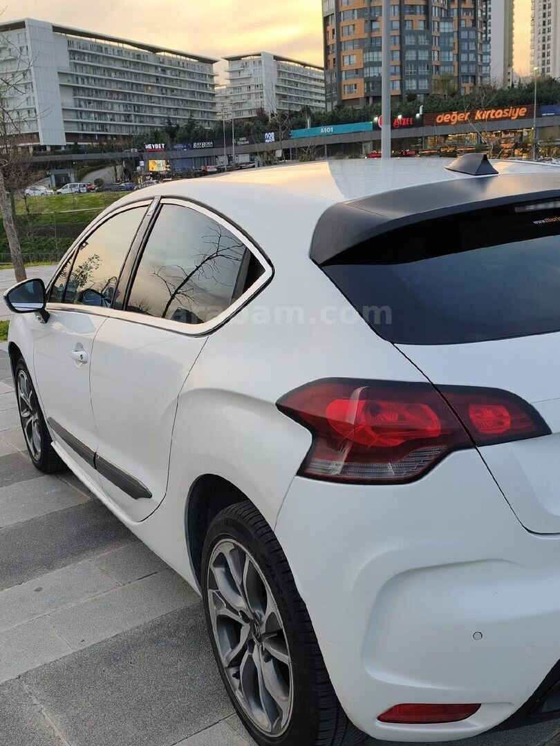 Sahibinden DS Automobiles DS4 1.6 e-HDi D-Sport 2012 Model İstanbul 259.000 km Beyaz 3
