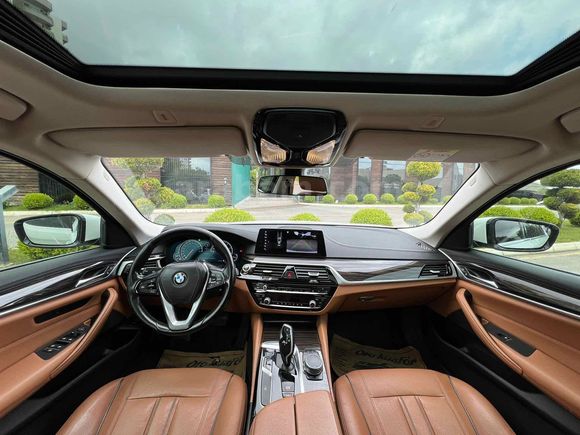 Sahibinden Orijinal BMW  520i Luxury Line  