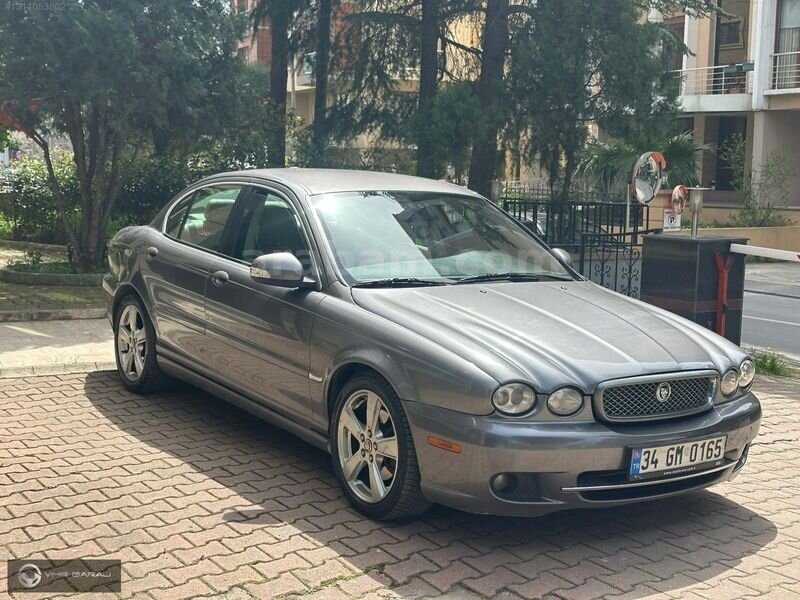 Galeriden Jaguar X-Type 2.2 D Executive 2009 Model İstanbul 245.000 km Şampanya