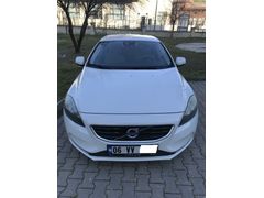 İlk Sahibinden 2014 Volvo V40 D2 Premium 126.000 km 06 VV Özel Plaka