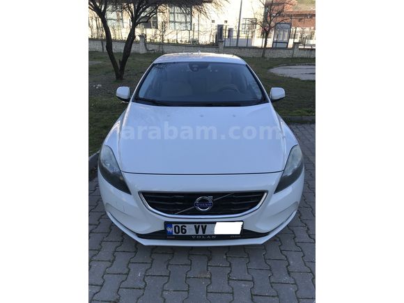 İlk Sahibinden 2014 Volvo V40 D2 Premium 126.000 km 06 VV Özel Plaka