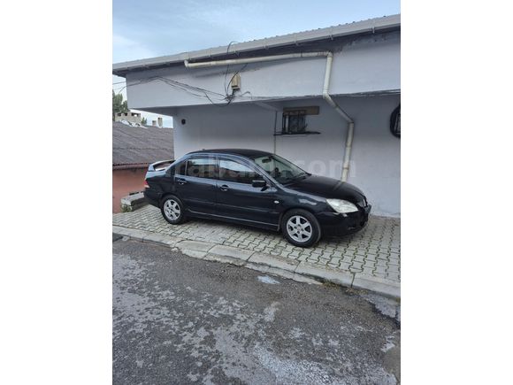 Sahibinden Mitsubishi Lancer 1.6 Invite 2006 Model  329.000 km Siyah