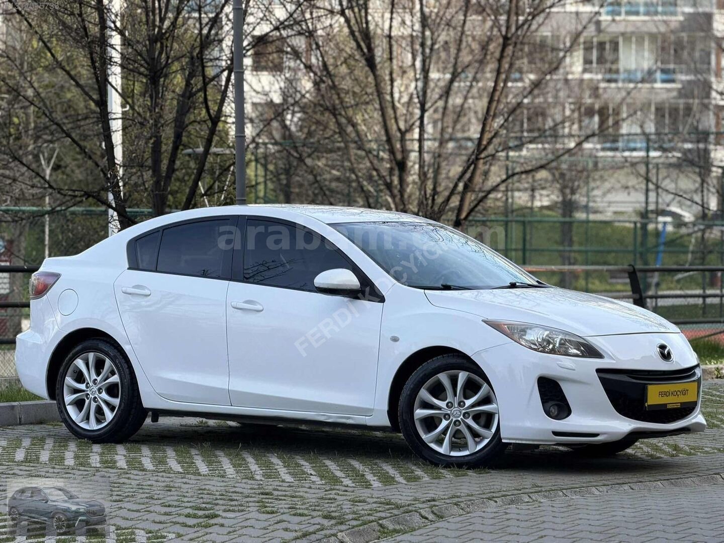 Galeriden Mazda 3 1.6 Impressive 2012 Model Ankara 197.000 km Beyaz 1