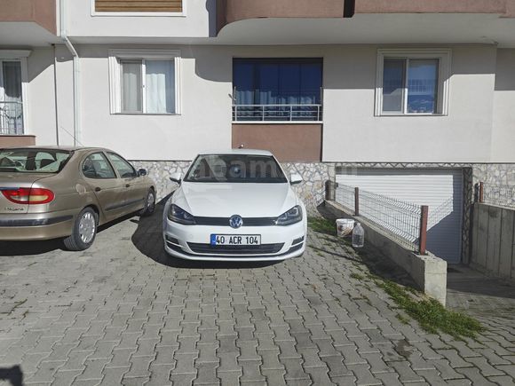 Sahibinden Volkswagen Golf 1.6 TDi BlueMotion Comfortline 2014 Model Kırşehir 131.000 km Beyaz