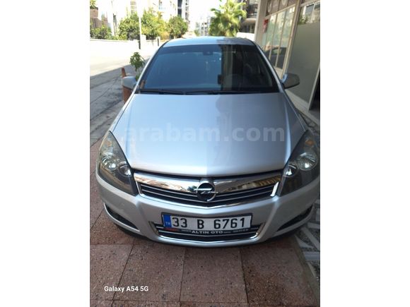 Yetişen Alir .Yaşı gereği komple temizlik boyalı Opel Astra 1.3 CDTI Enjoy 111.Yıl 2010 Model