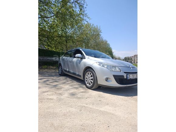 Sahibinden temiz deyisensiz boyasiz Megane Sport Tourer Privilege 2010 Model