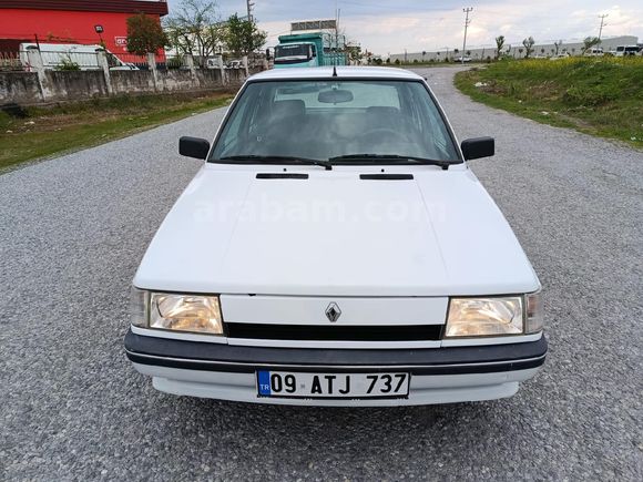 1994 MODEL RENAULT BROADWAY.