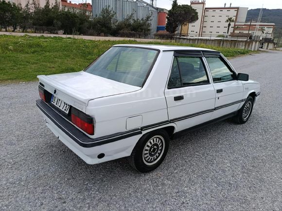 1994 MODEL RENAULT BROADWAY.