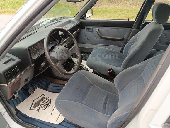 1994 MODEL RENAULT BROADWAY.