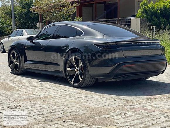 HATASIZ BOYASIZ 2021 PORSCHE TAYCAN PERFORMANS PLUS 70.000 KM