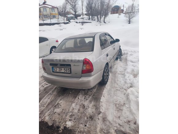 Sahibinden Hyundai Accent 1.3 LX Allegro 2001 Model  320 km Gri