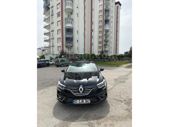 Sahibinden Renault Megane 1.6 Joy 2017 Model Antalya 135.000 km Siyah. araçsigorta şirketinen alinmiştir  ağır hasar kaitlidir şase podiede airbaklari