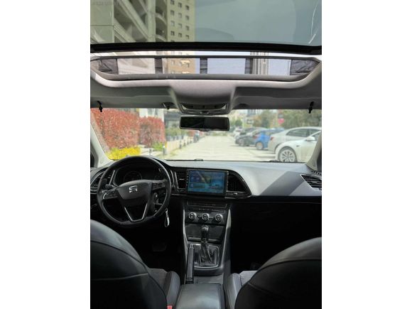 ÖZYILDIRIMDAN SEAT LEON DİZEL CAM TAVANLI