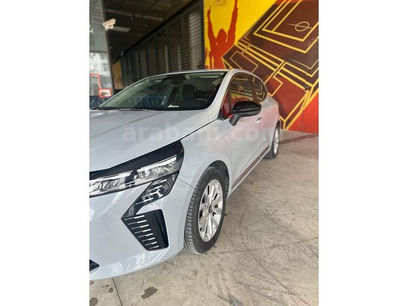 DOLU DOLU CLİO NARDO GRİ GRS 2 PAKET 2024 Clio 1.0 TCe Evolution