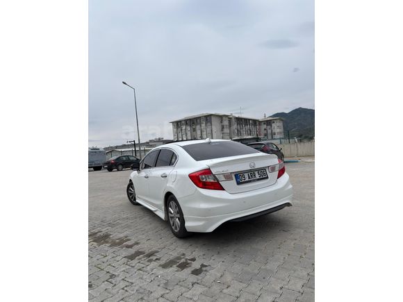 Sahibinden Honda Civic 1.6i VTEC Eco Elegance 2013 Model